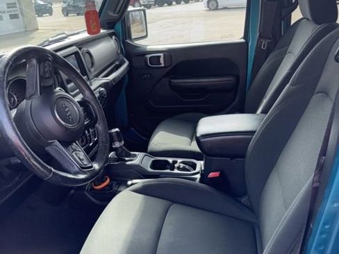 Used 2019 Jeep Wrangler Unlimited Sport S image 4
