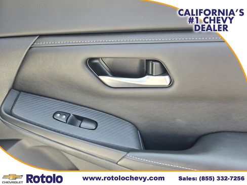 Used 2025 Nissan Sentra SV FWD image 10