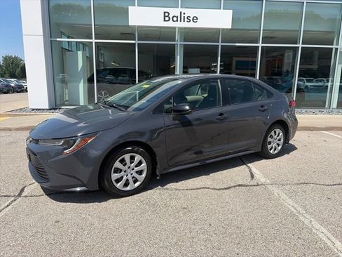 Used 2023 Toyota Corolla LE w/ Carpet Mat Package (TMS) FWD image 2