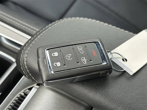 New 2025 Jeep Wagoneer Series II w/ Convenience Group I image 32