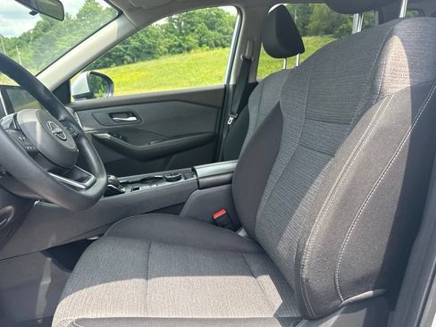 Used 2023 Nissan Rogue SV AWD/4WD image 17