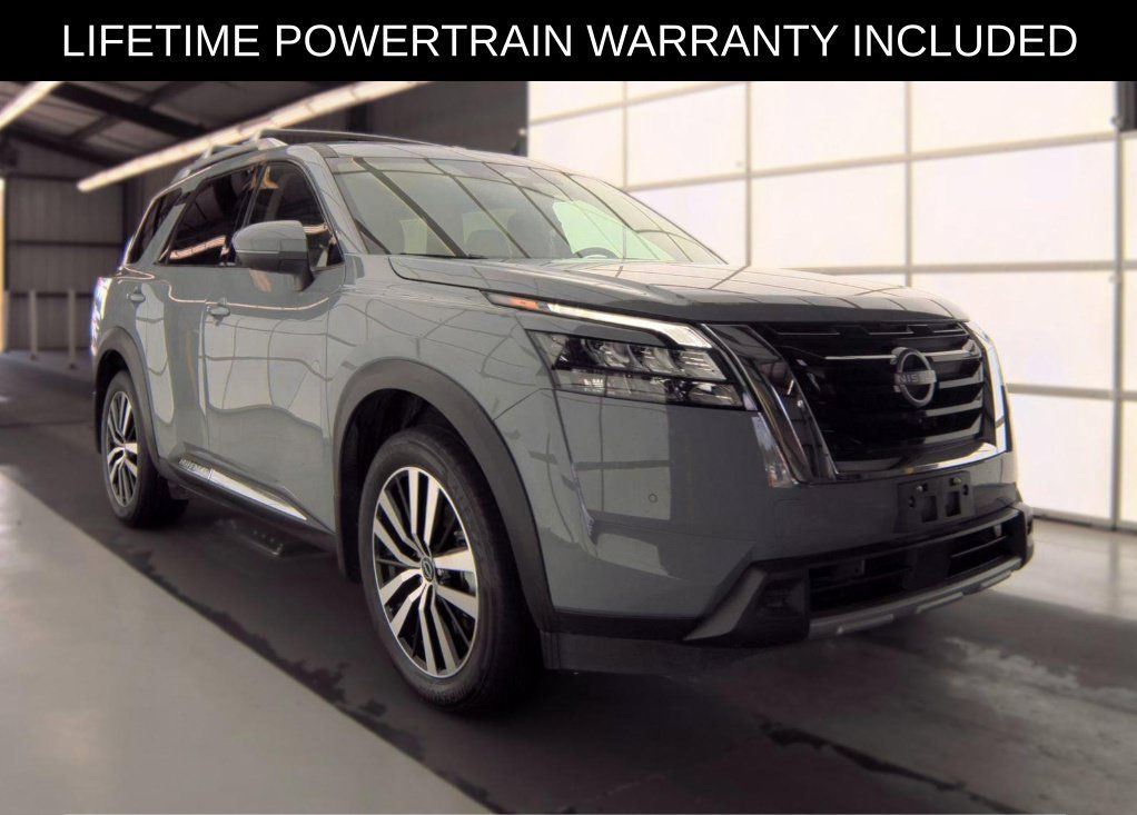 Used 2025 Nissan Pathfinder Platinum w/ Cargo Package FWD image 1