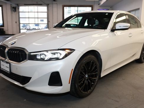 Used 2024 BMW 330i xDrive 330i xDrive image 3