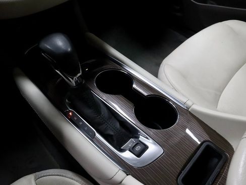 Used 2024 Chevrolet Malibu LT image 30