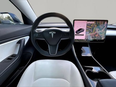 Used 2019 Tesla Model 3 RWD image 10