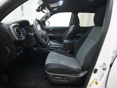 Used 2023 Toyota Tacoma TRD Sport image 7