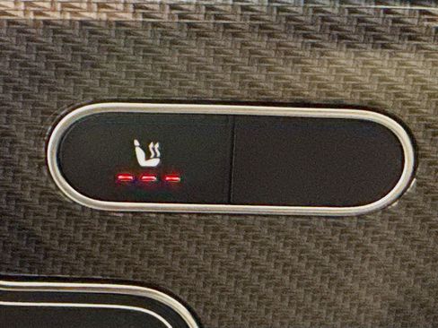 Used 2024 Mercedes-Benz GLB 35 AMG 4MATIC w/ Exclusive Package image 20