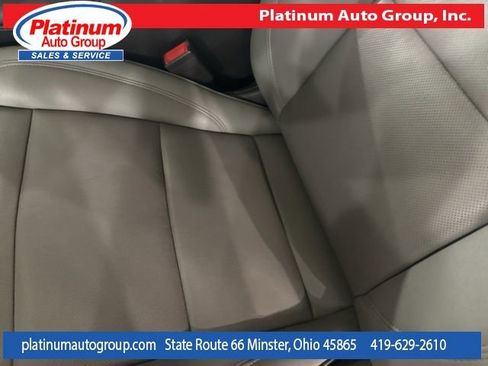 Used 2023 GMC Yukon XL SLT image 12