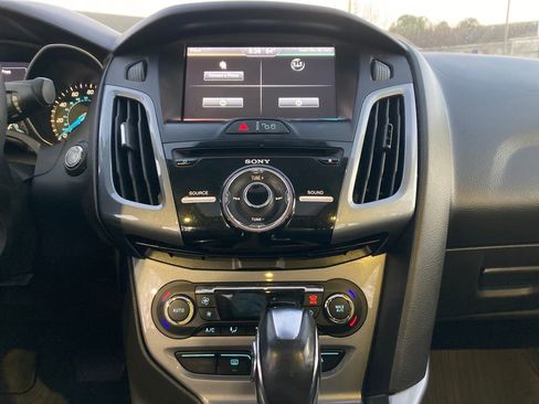 Used 2013 Ford Focus Titanium w/ Titanium Handling Pkg image 19