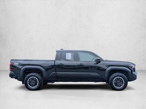 Used 2024 Toyota Tacoma TRD Off-Road w/ TRD Off Road Premium Package AWD/4WD image 4