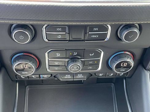 Used 2023 Chevrolet Tahoe Premier AWD/4WD image 28