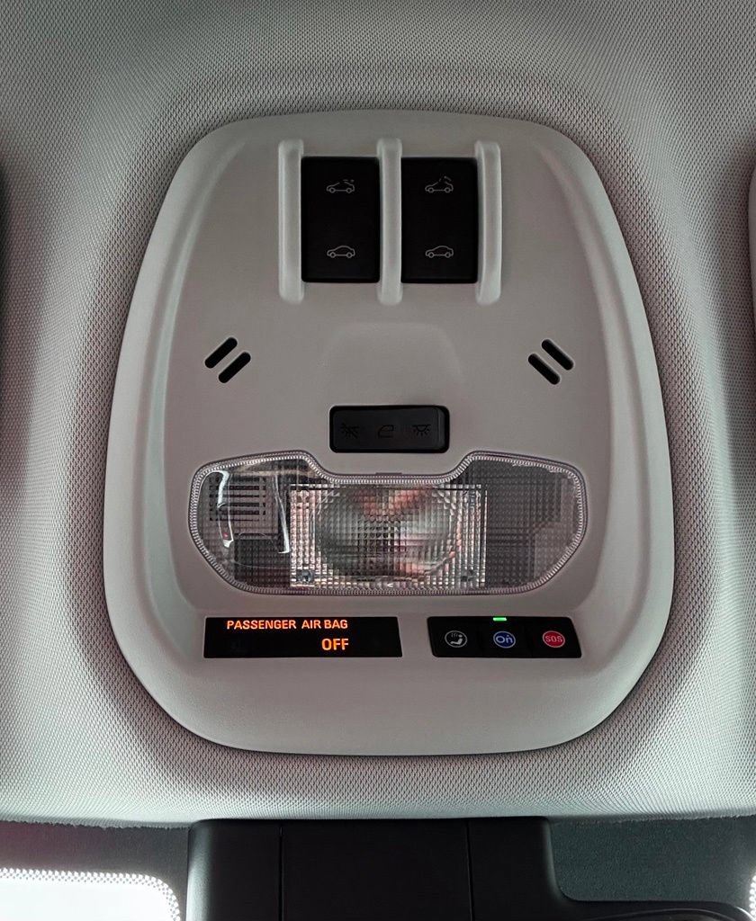 Used 2024 Chevrolet Trax ACTIV w/ Sunroof Package FWD image 26