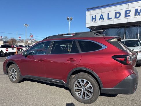 Used 2021 Subaru Outback Premium image 9