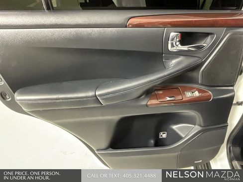 Used 2013 Lexus LX 570 4WD w/ Luxury Pkg image 18