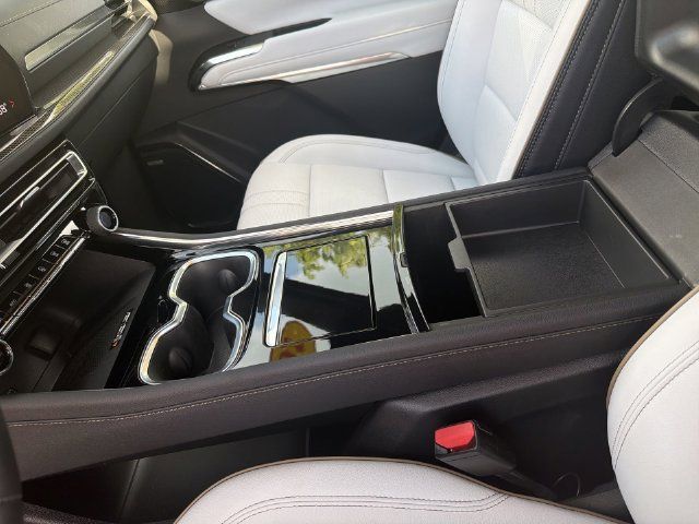 Certified 2025 Chevrolet Traverse High Country w/ LPO, Floor Liner Package FWD image 26