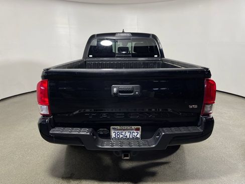 Used 2018 Toyota Tacoma TRD Sport RWD image 14