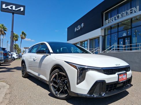 New 2026 Kia K4 GT-Line w/ GT-Line Premium Package FWD image 1