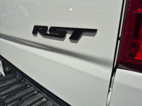 Used 2023 Chevrolet Silverado 1500 RST w/ Redline Edition AWD/4WD image 23