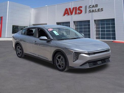 Used 2025 Kia K4 FWD image 3