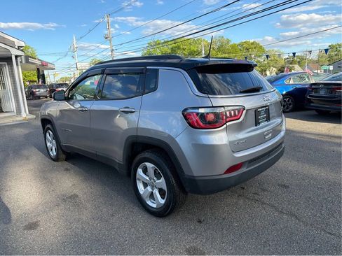 Used 2018 Jeep Compass Latitude w/ Popular Equipment Group AWD/4WD image 5