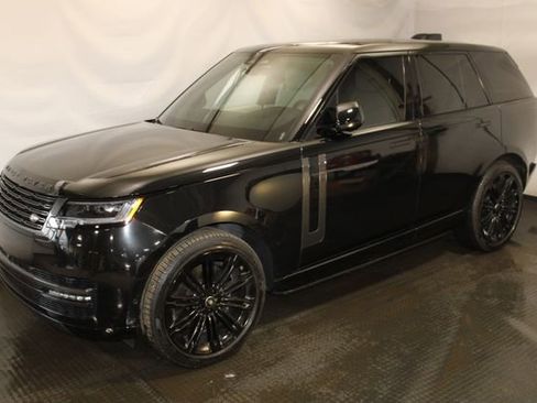 Used 2025 Land Rover Range Rover SE AWD/4WD image 2