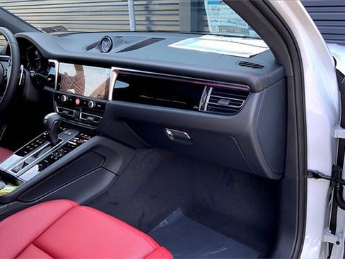 New 2025 Porsche Macan image 22
