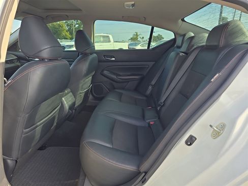 Used 2020 Nissan Altima 2.5 SR w/ Premium Package image 13