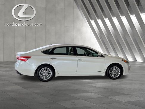 Used 2013 Toyota Avalon Limited FWD image 4