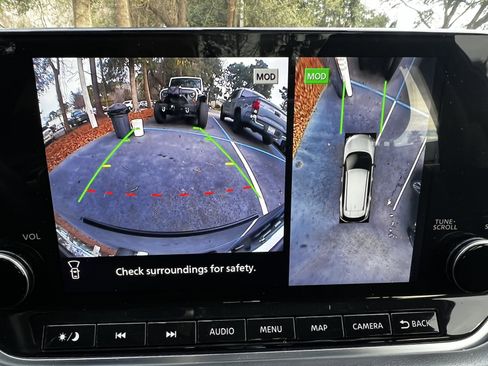 Used 2022 Nissan Rogue Platinum w/ Head-Up Display Package image 26