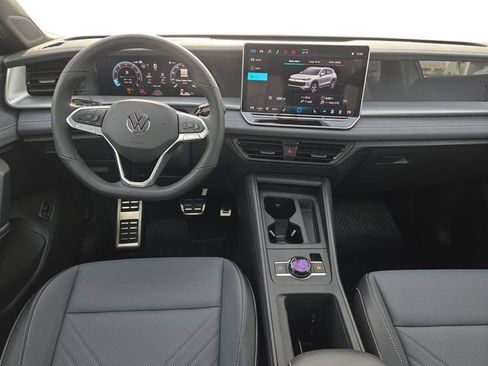New 2026 Volkswagen Tiguan SE R-Line AWD/4WD image 16