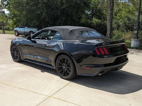 Used 2016 Ford Mustang GT Premium w/ Equipment Group 401A RWD image 5