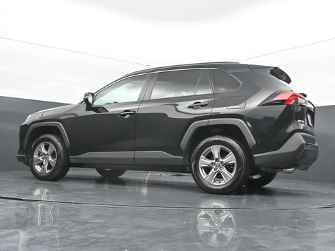 Used 2025 Toyota RAV4 XLE FWD image 37