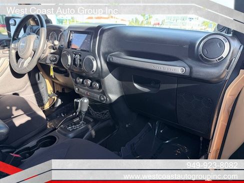 Used 2014 Jeep Wrangler Unlimited Sport w/ Quick Order Package 24S AWD/4WD image 9
