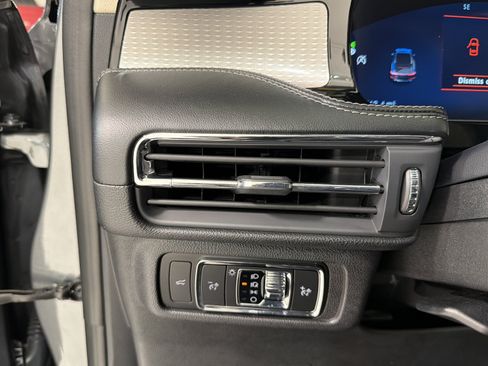Used 2023 Lincoln Corsair Reserve w/ Jet Appearance Package FWD image 19