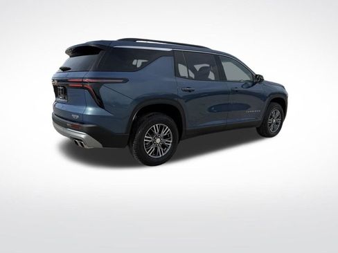 Used 2025 Chevrolet Traverse LT w/ LPO, Floor Liner Package image 5