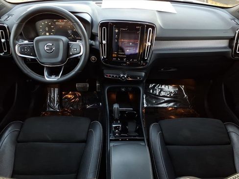 Used 2020 Volvo XC40 T5 R-Design w/ Protection Package image 18