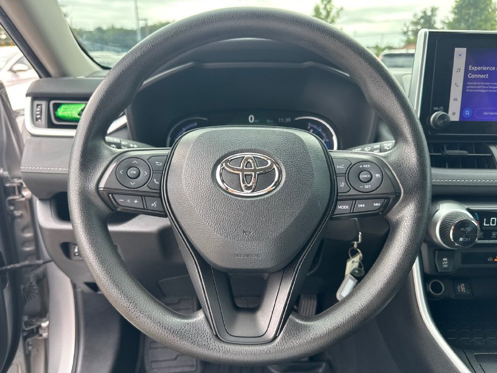 Used 2024 Toyota RAV4 LE AWD/4WD image 25