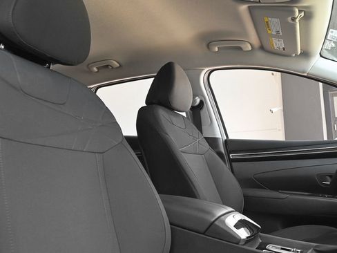 Used 2024 Hyundai Tucson SE image 13