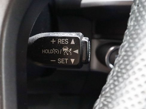 Used 2022 Toyota Tacoma TRD Off-Road image 32