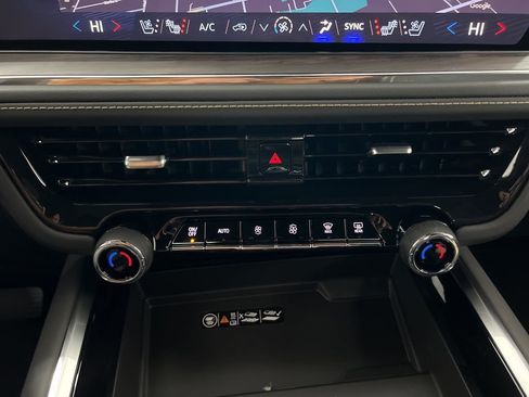 New 2026 Chevrolet Suburban Premier image 17