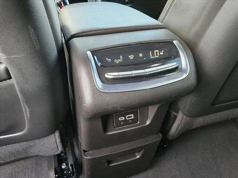 Used 2023 Cadillac XT6 Sport w/ Technology Package AWD/4WD image 18