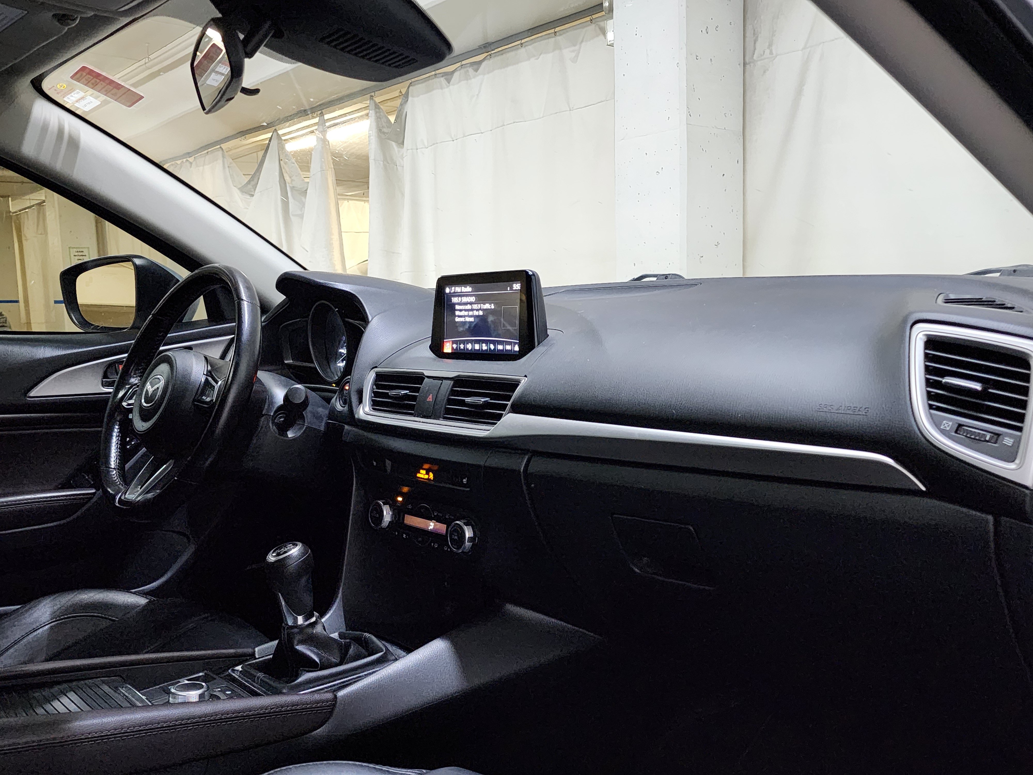 Used 2018 MAZDA MAZDA3 Touring FWD image 21
