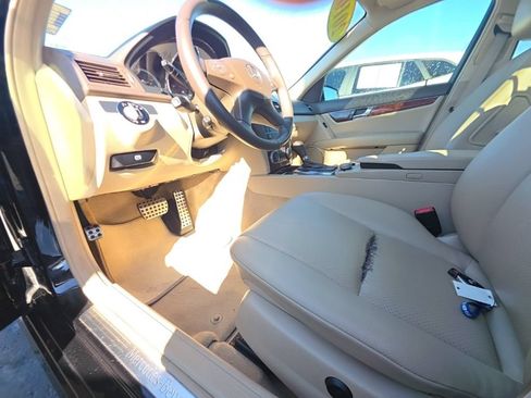 Used 2010 Mercedes-Benz C 300 4MATIC Sedan image 16