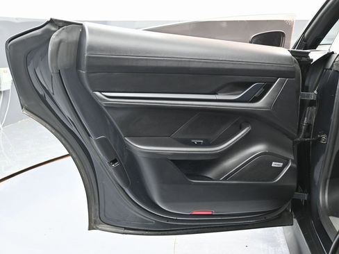 Used 2020 Porsche Taycan 4S image 40