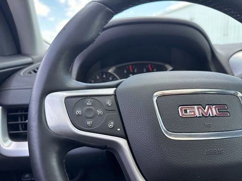 Used 2024 GMC Terrain SLT w/ Infotainment Package II image 19