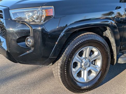 Used 2023 Toyota 4Runner SR5 Premium image 9