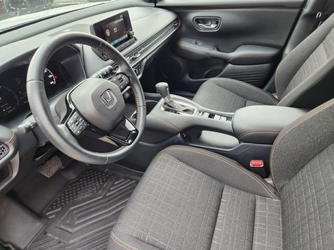 Used 2025 Honda HR-V Sport image 7