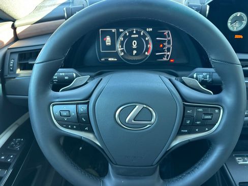 Used 2025 Lexus ES 350 w/ Premium Package FWD image 19