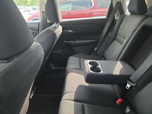 Used 2026 Nissan Rogue SV FWD image 10