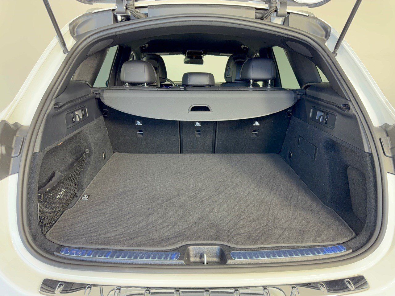 Used 2025 Mercedes-Benz GLC 300 image 28
